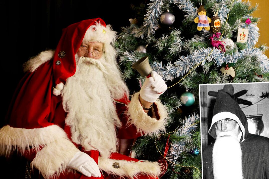 Britain’s Longest Serving Santa Has Been at It for the Last 61 Years, Says ‘I’ll Never Stop’