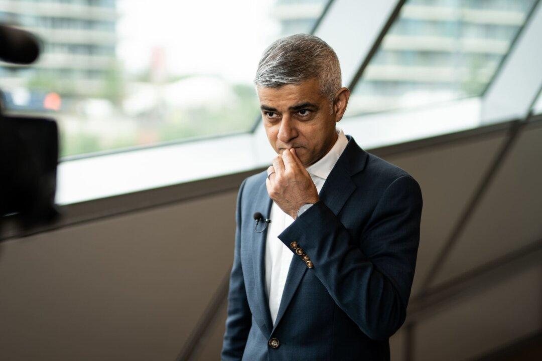 Ministers Seek Clarification From London Mayor About Cars for Ukraine Scheme