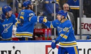 NHL Roundup: Blues Score 5 Straight Goals to Upend Blackhawks