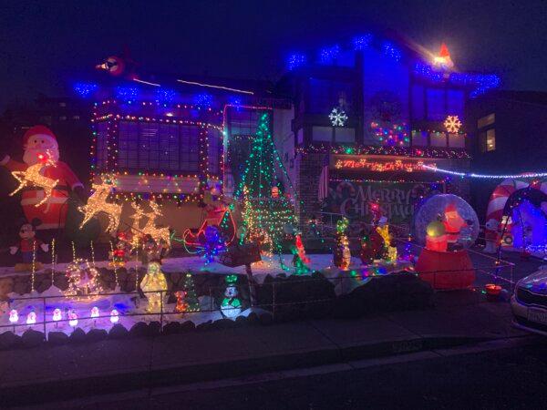 Cindy and John Bruno’s home with Christmas decorations in Concord, Calif., on Dec. 19, 2023. (Helen Billings/The Epoch Times)