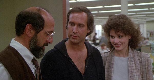 (L–R) Walker (Richard Libertini), Fletch (Chevy Chase), and Larry (Geena Davis) in “Fletch.” (Universal Pictures)