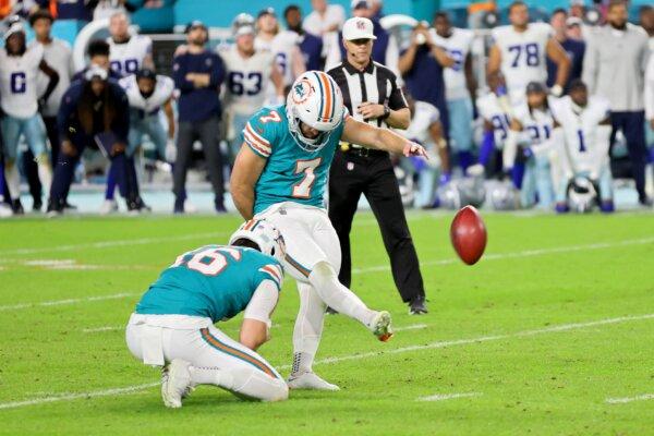 Jason Sanders (7) of the Miami Dolphins kicks a game winning field goal during the fourth quarter in the game against the Dallas Cowboys in Miami Gardens, Fla., on Dec. 24, 2023. (Stacy Revere/Getty Images)