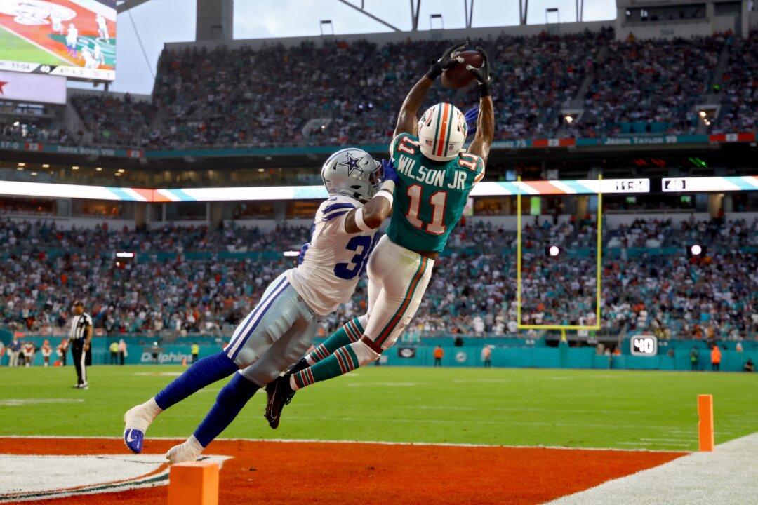 Dolphins Nip Cowboys 22–20 on Jason Sanders’ Last-Second Field Goal, Secure Playoff Spot