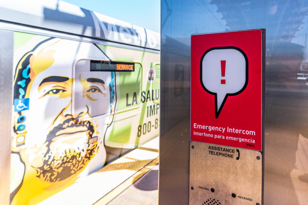 Man Killed in Shooting Near Los Angeles Metro Train Platform