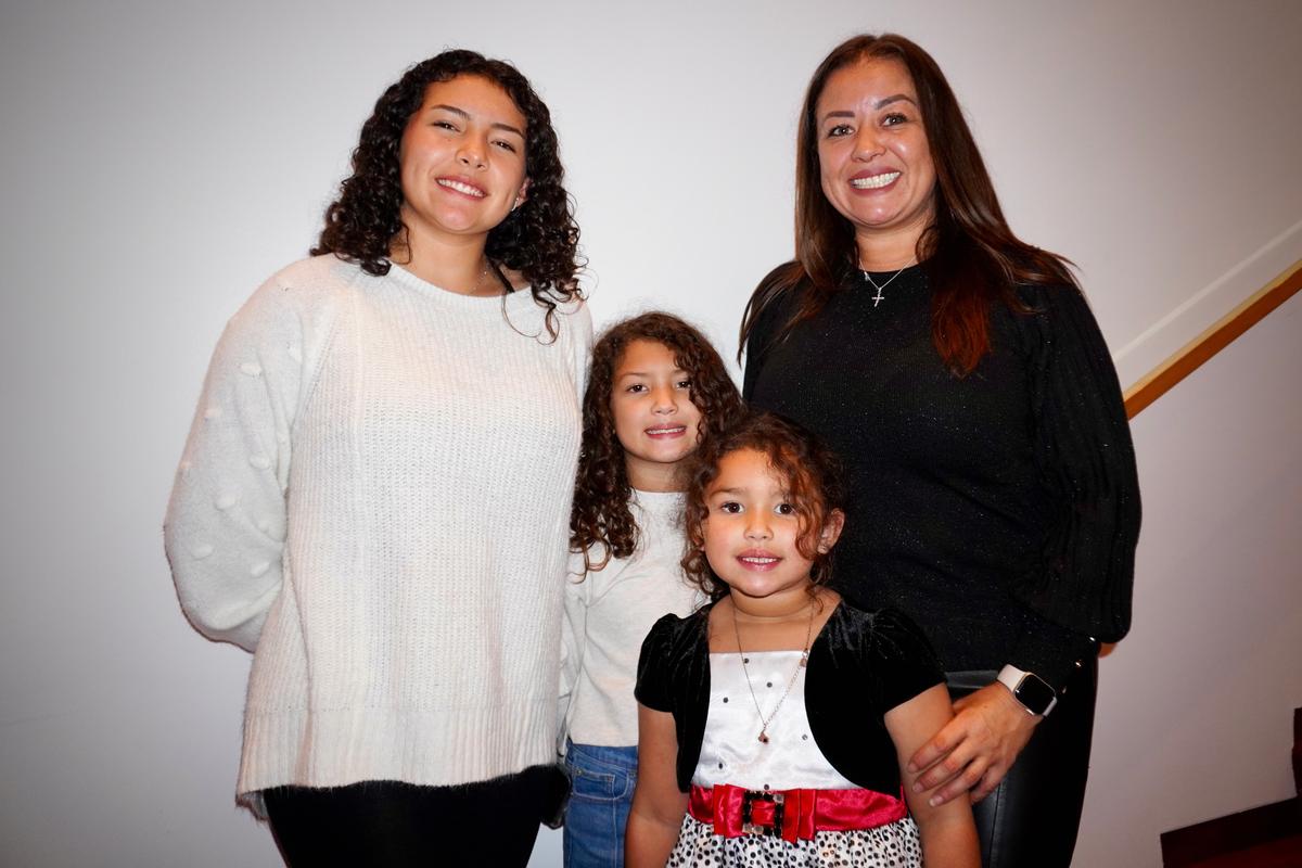 Shen Yun Is a Great Way to Get Children to Open Their Minds: Houston Audience