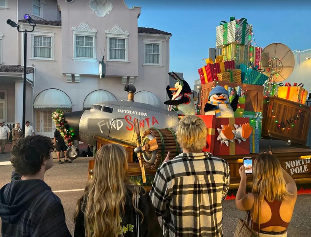 Here’s How Long the Holidays Will Last at Orlando Attractions