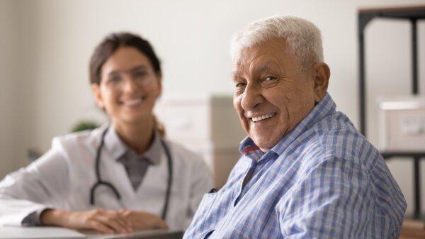 <span class="caption">Most people would want to know if they have dementia. </span>(fizkes/Shutterstock)