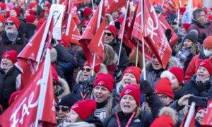 Quebec Reaches Tentative Deal With Teachers Union on Strike Since Nov. 23