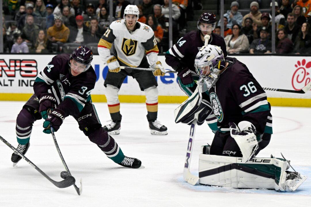 Leason Gets His First 2-goal Game in NHL, Drysdale Ends Goal Drought as Ducks Dominate Knights