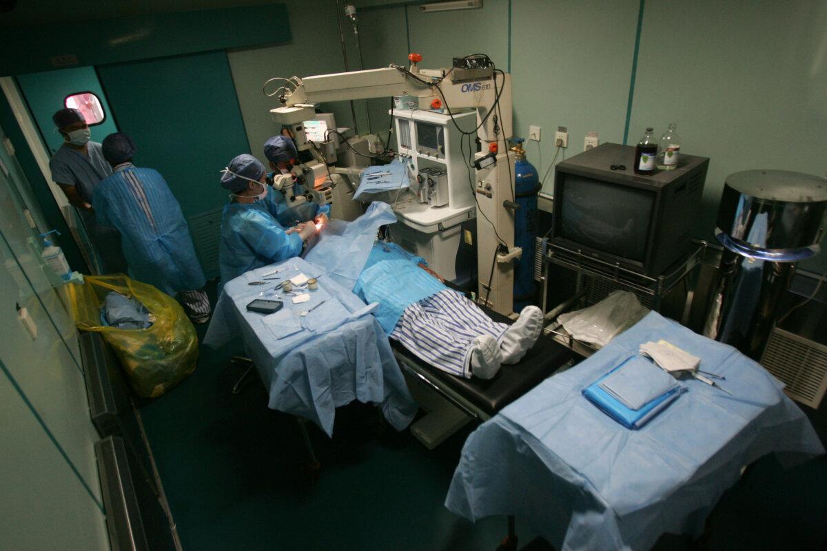 Chinese Doctor Caught on Video Punching Elderly Patient During Eye Surgery