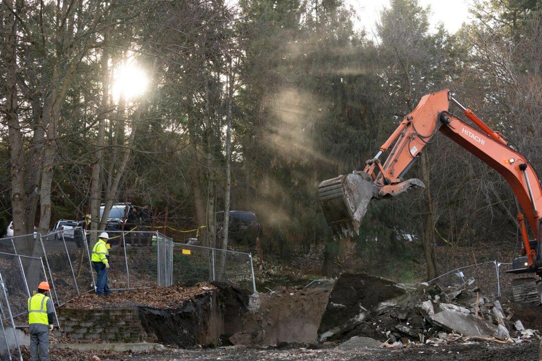 House Where 4 University of Idaho Students Were Killed Is Demolished