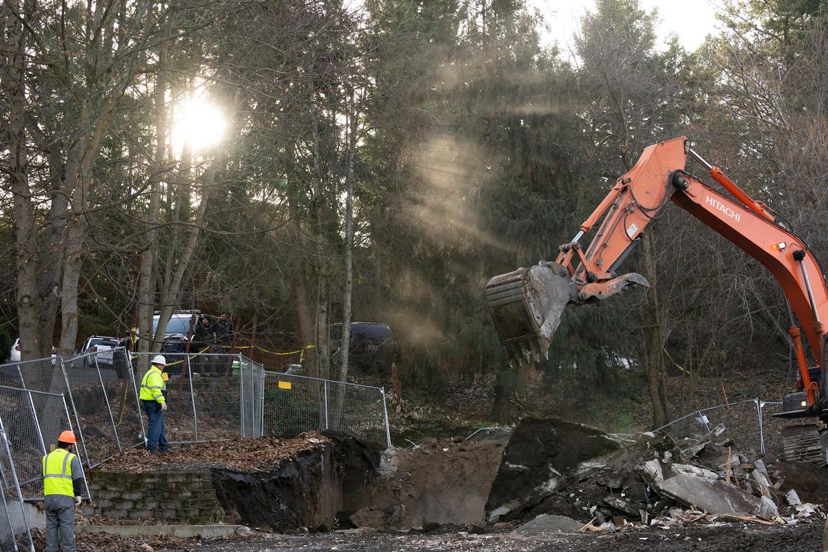 House Where 4 University of Idaho Students Were Killed Is Demolished