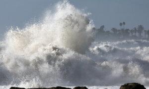 Giant Waves Hit California Coast, Cause Injuries and Flooding