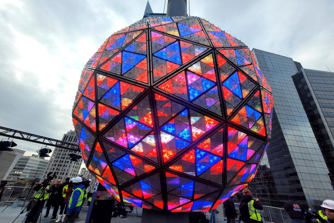 Revelers Set to Pack Into Times Square for Annual New Year’s Eve Ball Drop