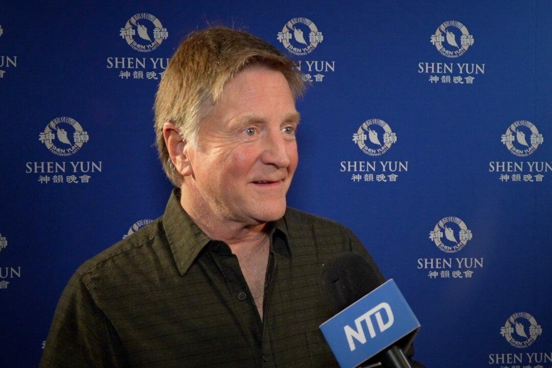 Airline Pilot Says Shen Yun ‘Encapsulates All the Goodness’