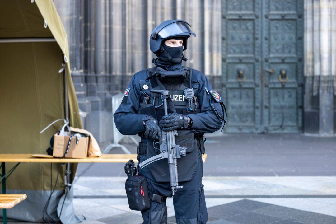 German Officials Detain 3 More Suspects in Connection With Cologne Cathedral Attack Threat