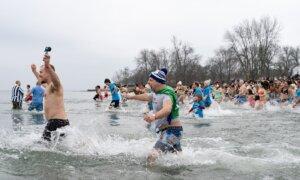Canadians Across Country Expected to Celebrate New Year’s Day With Polar Bear Swim