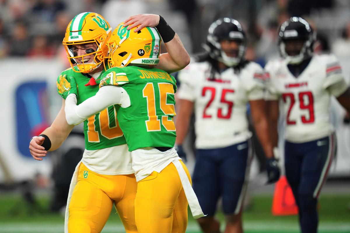 Oregon’s Bo Nix Ends 5-Year College Odyssey as One of Most Productive QBs in NCAA History