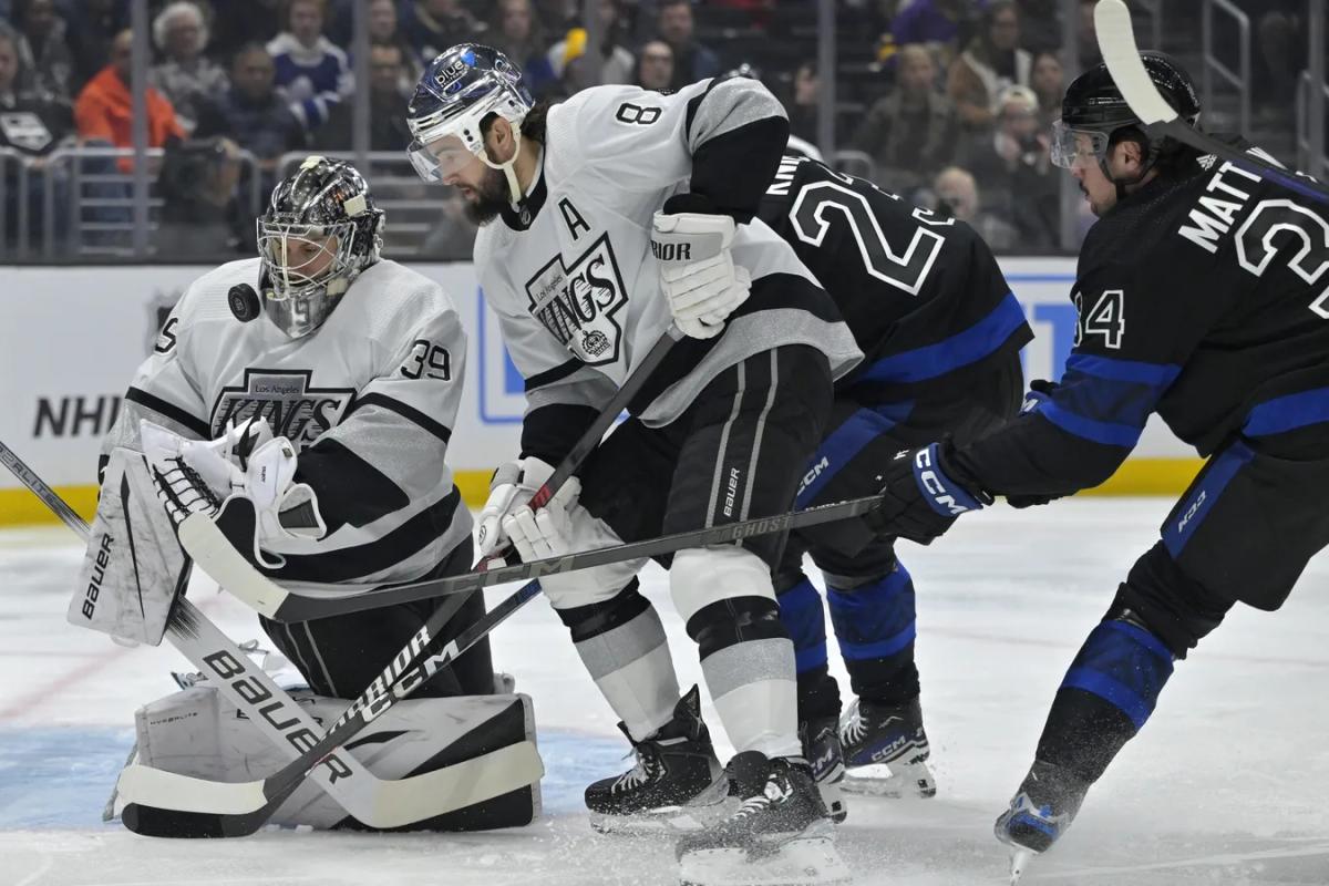 Martin Jones Stops 31 Shots as Leafs Blank Kings