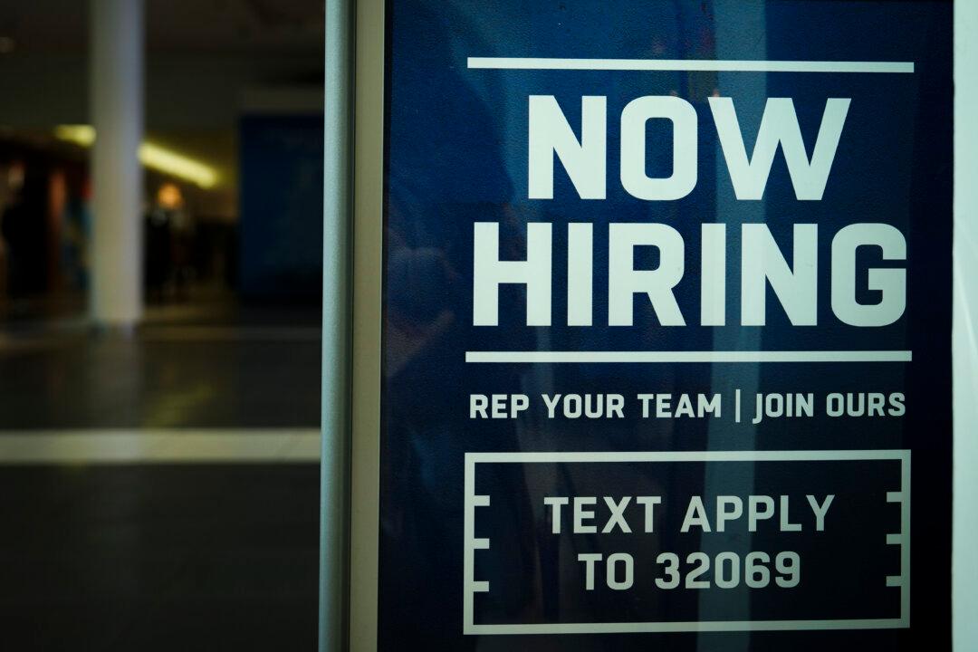US Government Erases Thousands of Jobs in 2nd-Quarter Labor Data