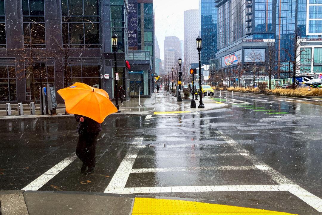 Major Storm Sweeping US Is Expected to Bring Heavy Rain, Snow to East Coast This Weekend
