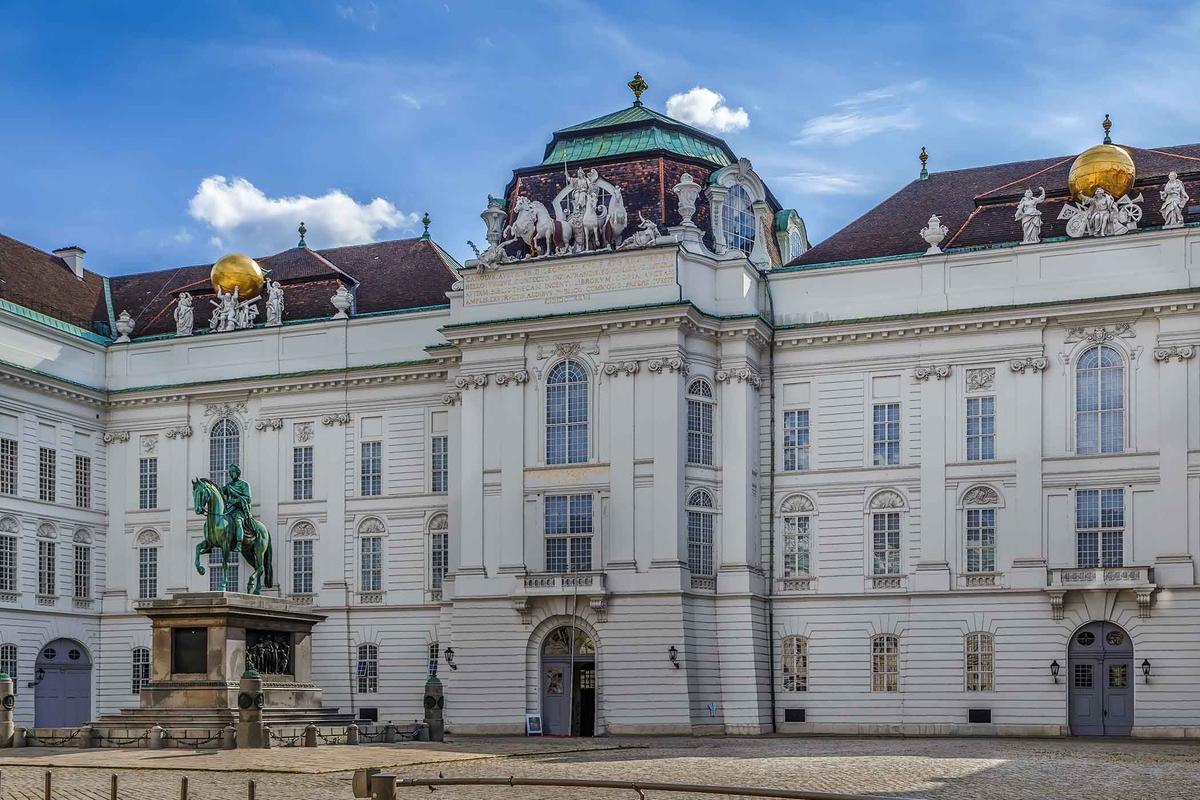 The façade of the State Hall in Vienna. (Borisb17/Shutterstock)