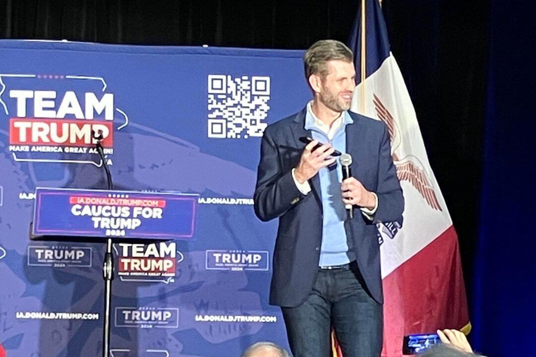 Eric Trump Phones His Father Onstage in Iowa, Predicts Big Win in Caucus