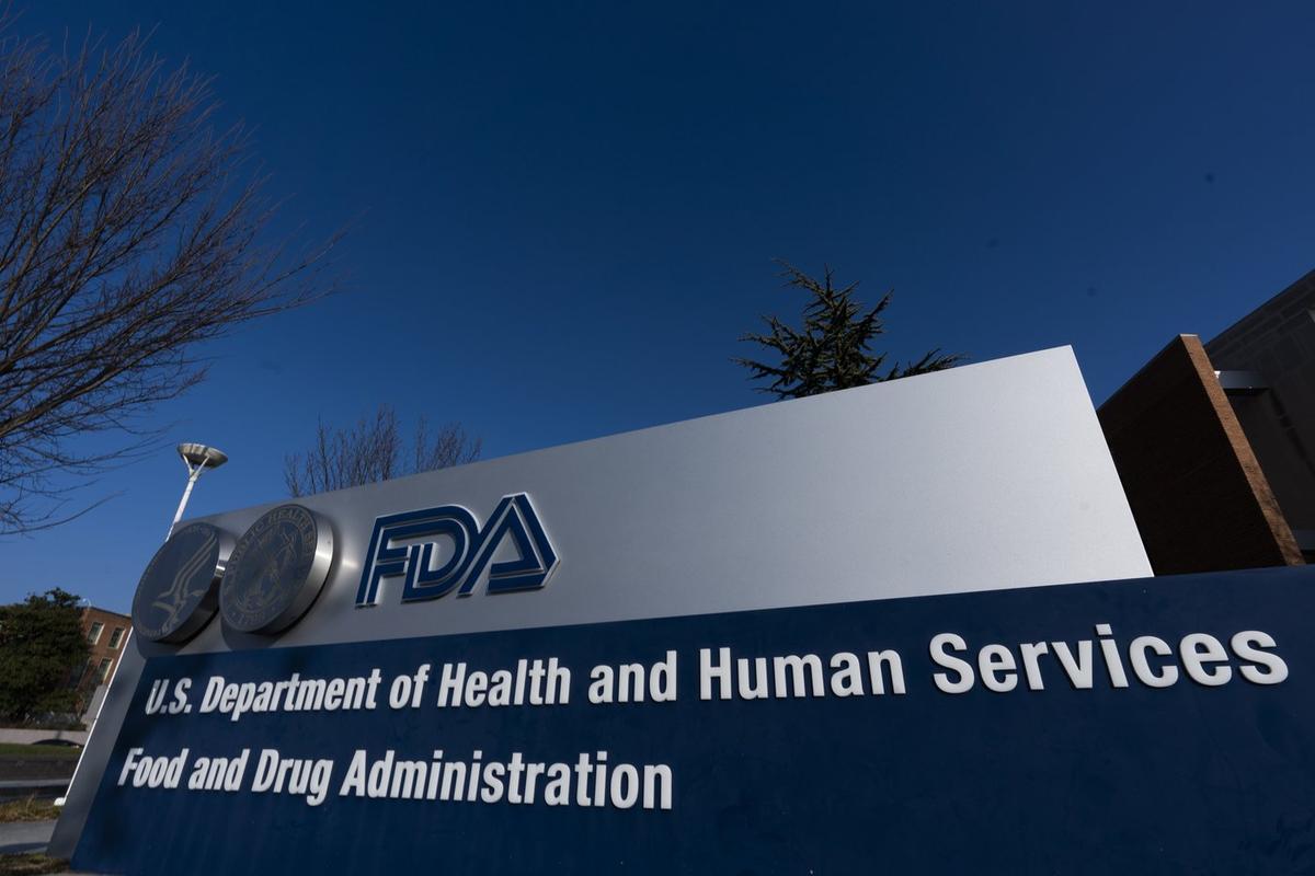 Canadian Pharmacists Fear Shortages as US FDA Allows Importing Drugs From North