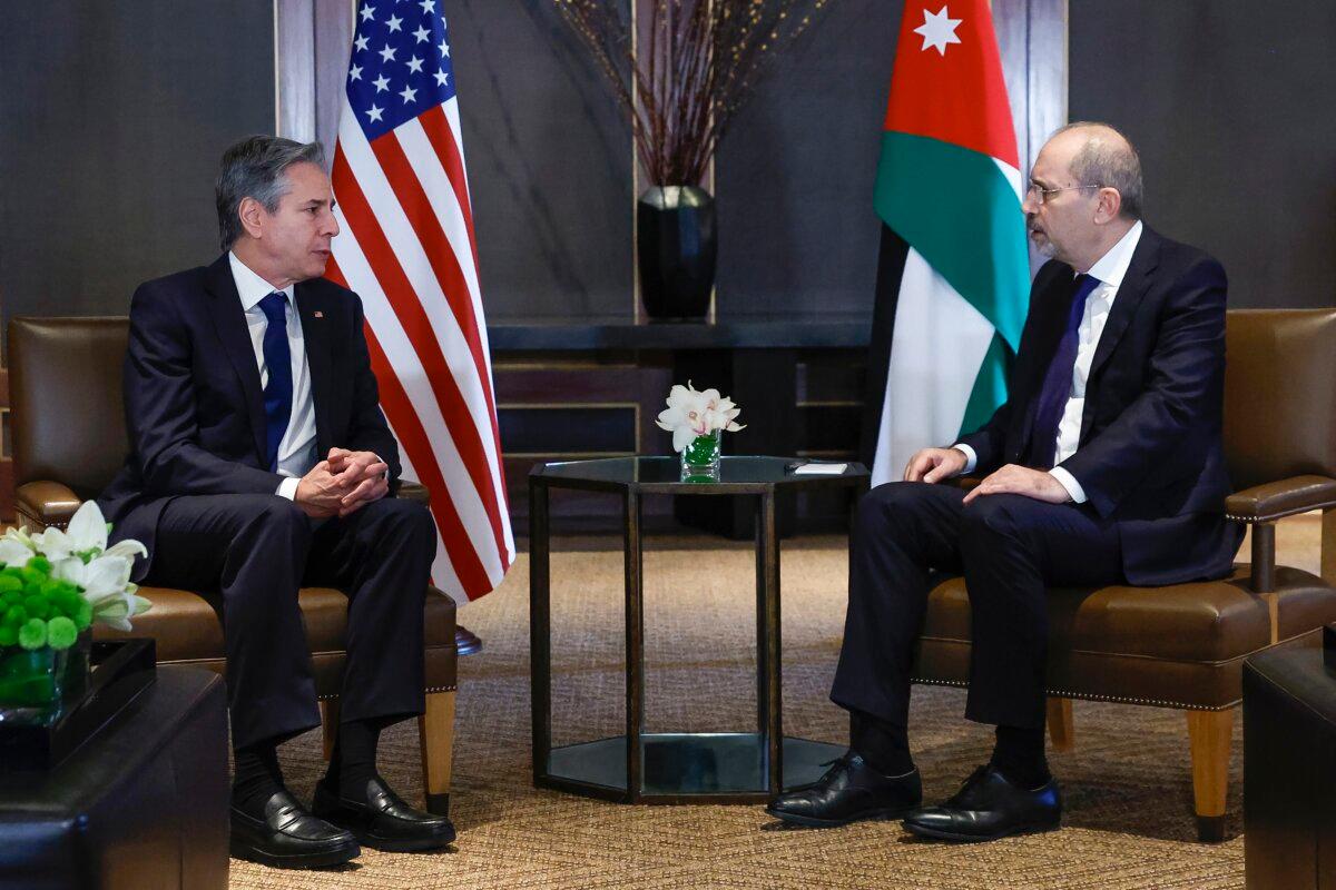 U.S. Secretary of State Antony Blinken (L) meets with Jordanian Foreign Minister Ayman Safadi in Amman, Jordan, on Jan. 7, 2024. (Evelyn Hockstein/Pool Photo via AP)