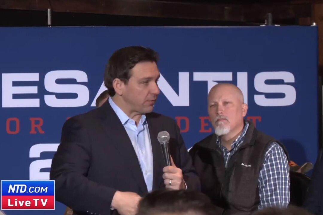 DeSantis Campaigns With Reps. Chip Roy, Thomas Massie in Ankeny, Iowa