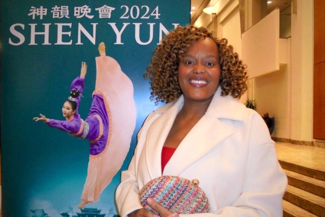 Shen Yun Shows ‘What China Represents to the World,’ Says Author