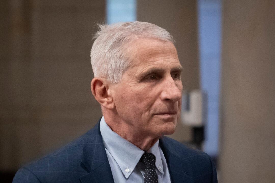 Fauci Admits Recommending Universities Mandate Vaccines, Lawmakers Say