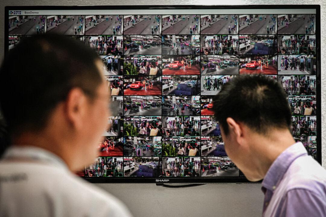China’s Global Exports Drop 1st Time in 7 Years, Exports to US Tumble 13 Percent