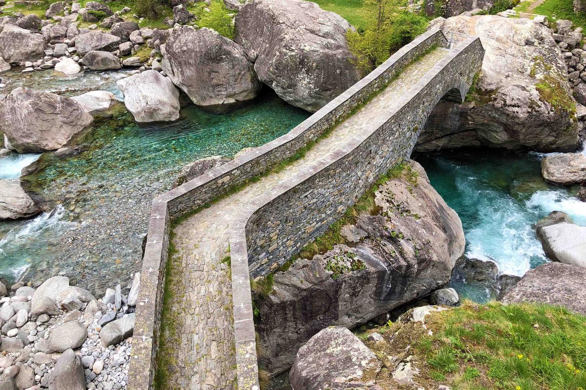 A stone bridge. (Mario Krpan/Shutterstock)