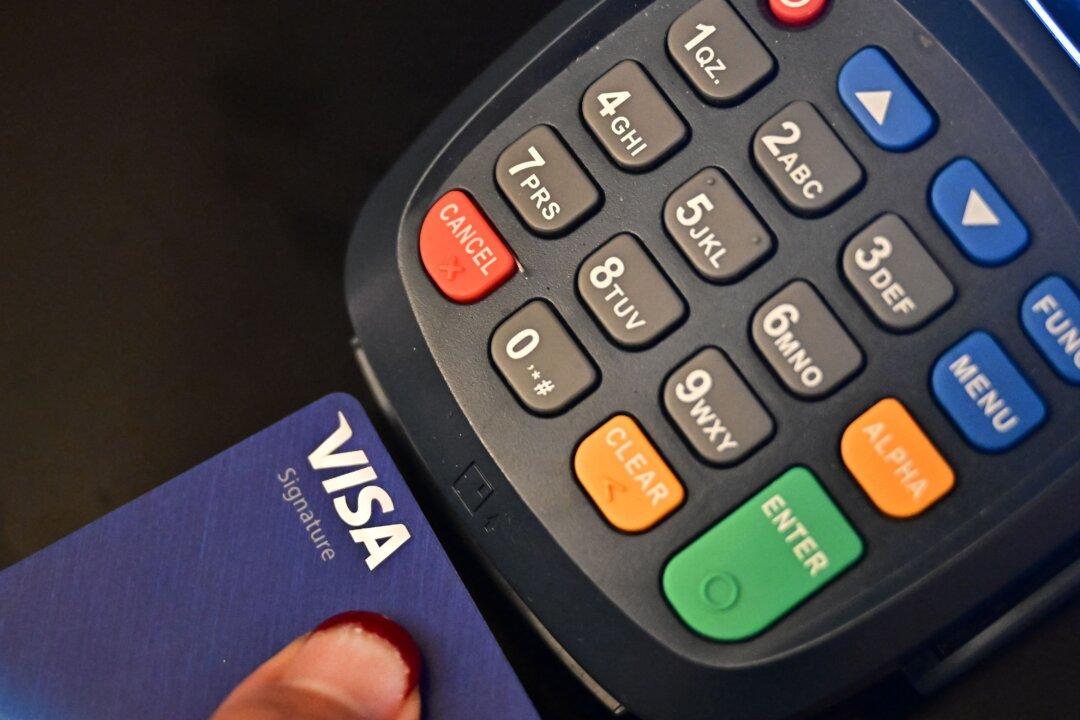 Living Cost Crisis Triggers Record 100,000 Financial Complaints
