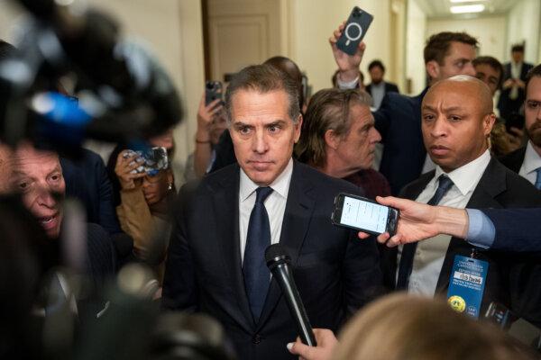 Hunter Biden Appears on Capitol Hill as Republicans Move to Hold Him in Contempt | USNN World News Hunter Biden, son of President Joe Biden, departs a House Oversight Committee meeting at Capitol Hill on Jan. 10, 2024 in Washington. (Kent Nishimura/Getty Images)