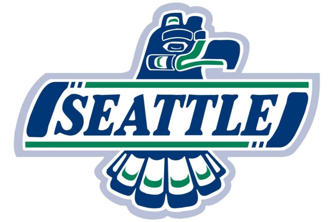 Seattle Thunderbirds WHL Junior Team Bus Slides Off Highway in BC