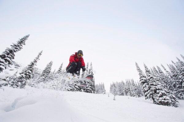 Pierre Marc Jette skis on Whistler mountain in Whistler, B.C. Thursday, March. 12, 2015. (The Canadian Press/Jonathan Hayward)