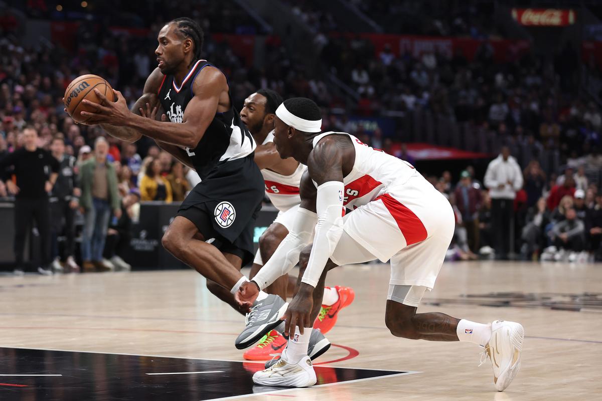 Leonard Signs Extension and Scores 29 Along With George as Clippers Rally to Defeat Raptors 126–120