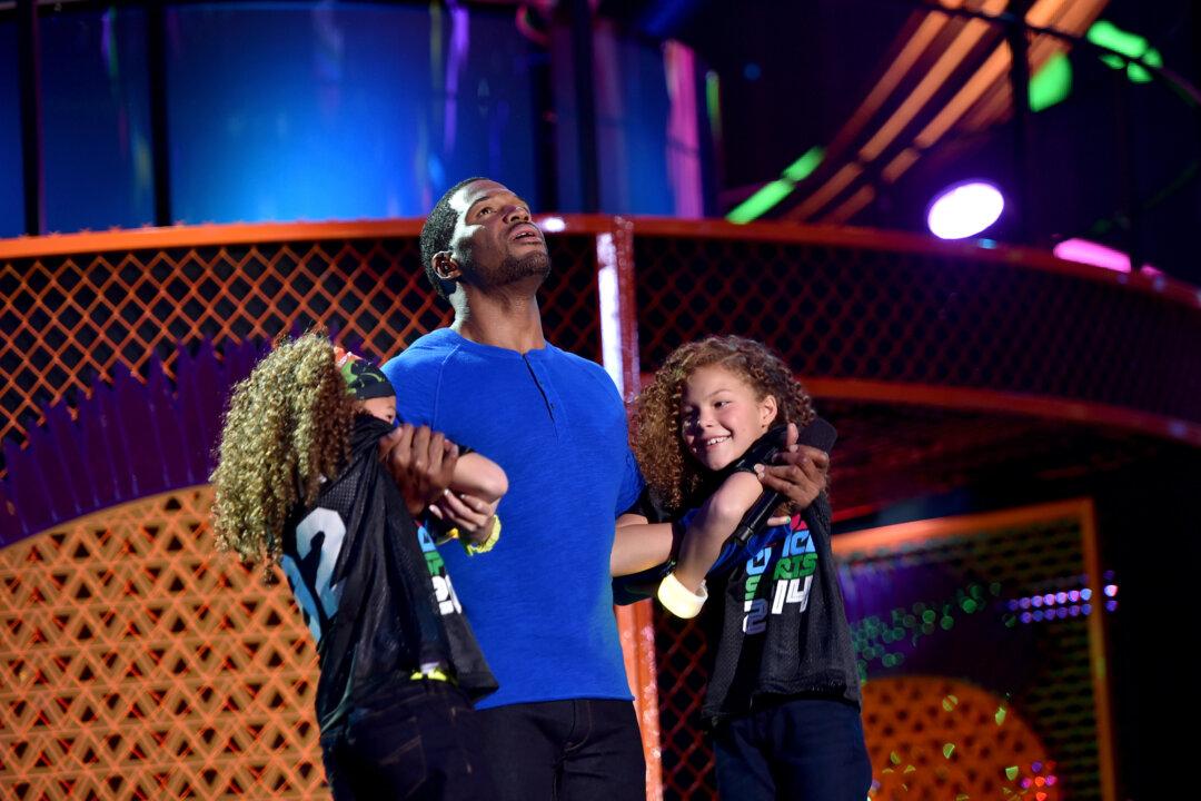 Michael Strahan’s Teen Daughter Reveals Her Battle With Brain Cancer