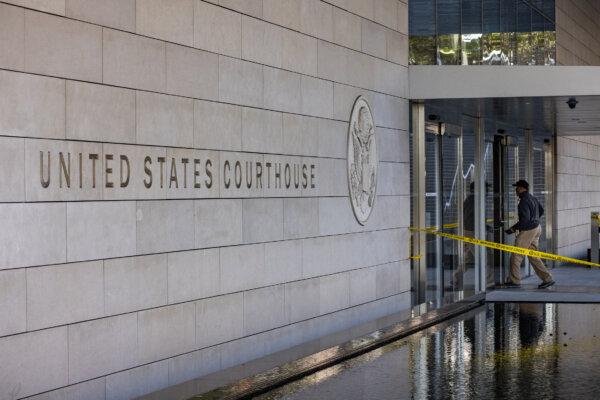Hunter Biden Pleads Not Guilty to Tax Charges | USNN World News The U.S. courthouse in Los Angeles on Jan. 11, 2023. (John Fredricks/The Epoch Times)