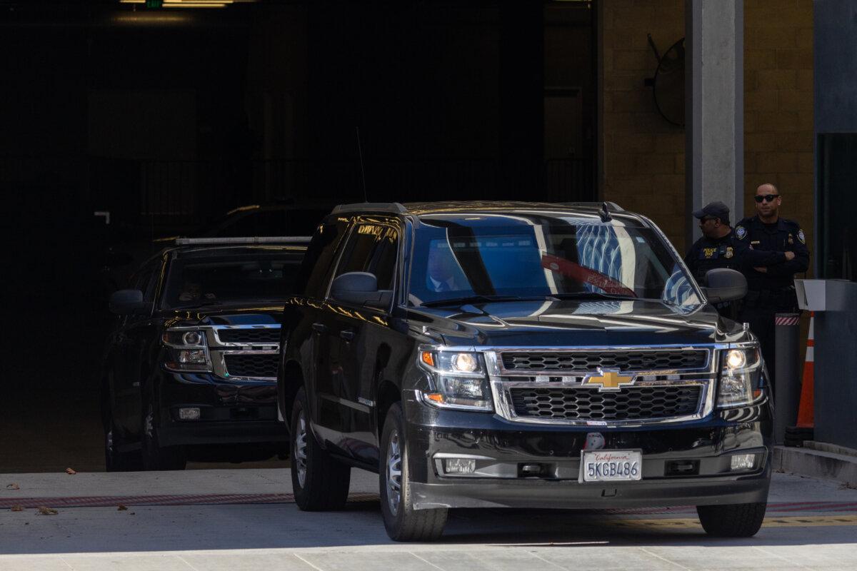 Hunter Biden's motorcade leaves the U.S. courthouse in Los Angeles, Calif., on Jan. 11, 2023. (John Fredricks/The Epoch Times)