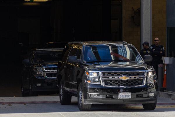 Hunter Biden's motorcade leaves the U.S. courthouse in Los Angeles on Jan. 11, 2023. (John Fredricks/The Epoch Times)