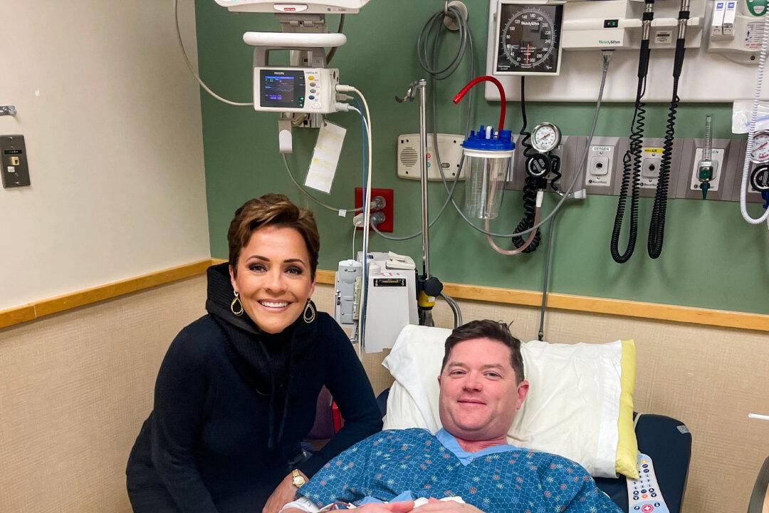 Kari Lake Uplifts Ailing Father of 12 Who Urged Family: Help Trump ‘Save America’