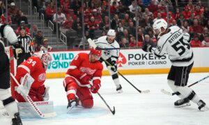 4-goal Second Period Lifts Wings Over Kings
