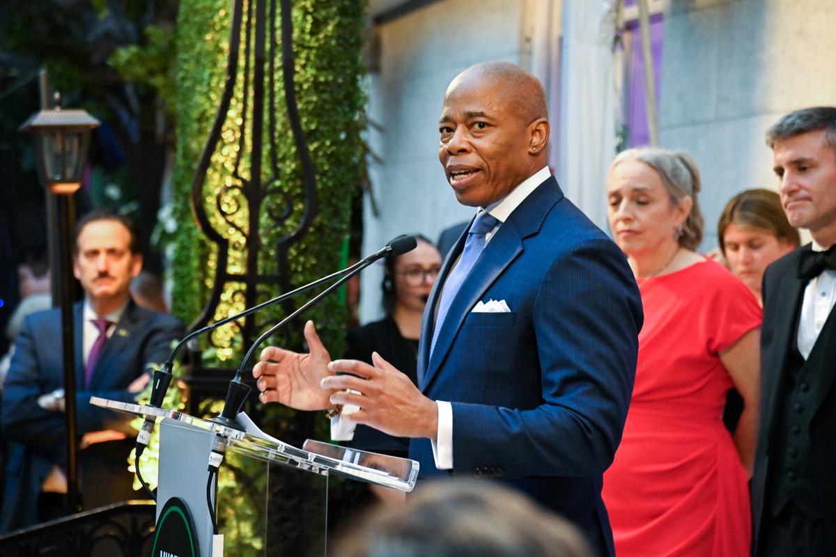 NYC Council Overrides Mayor Adams’s Veto of Bill That Requires Police to Document Public Interactions