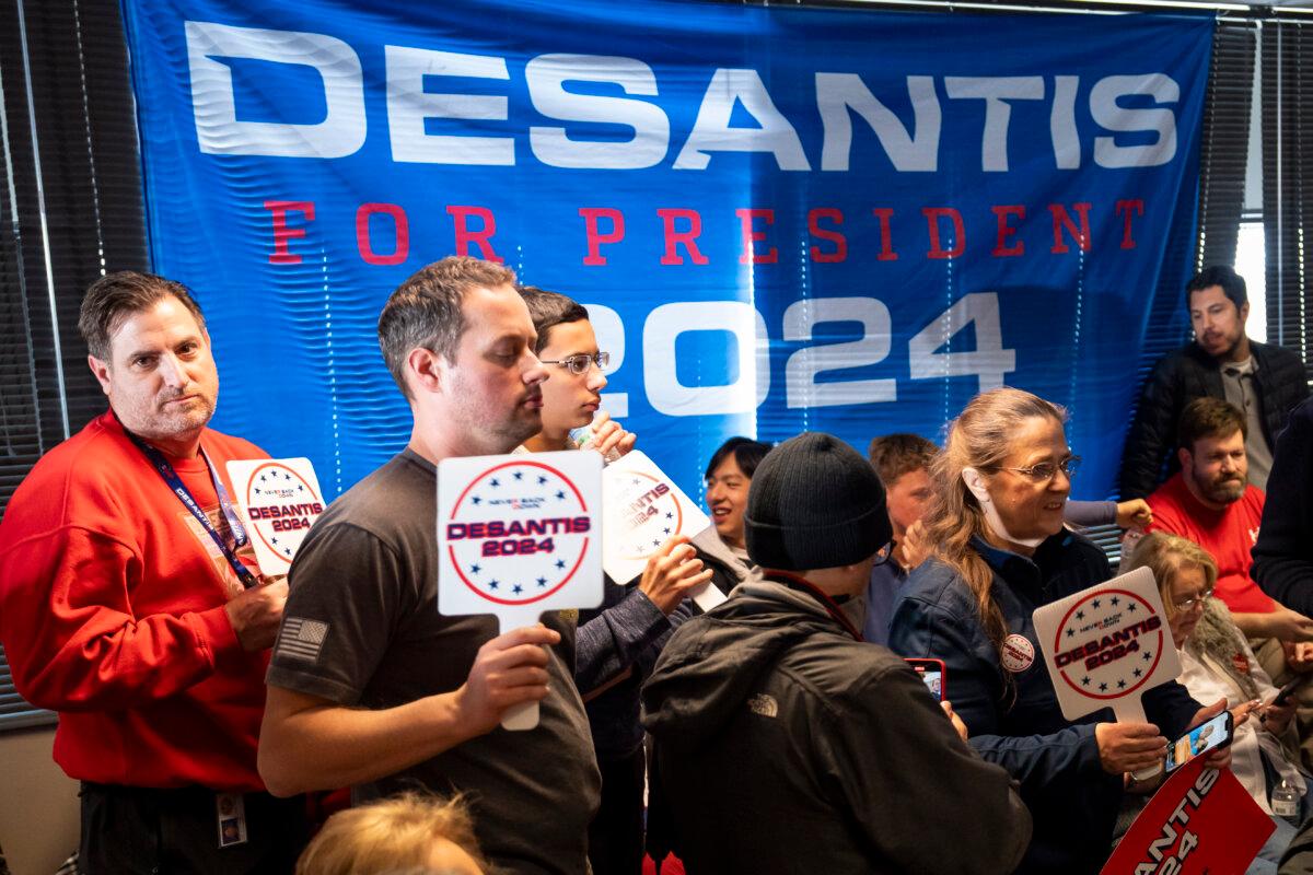People attend Republican presidential candidate Florida Gov. Ron DeSantis’ campaign event in West Des Moines, Iowa, on Jan. 13, 2024. (Madalina Vasiliu/The Epoch Times)