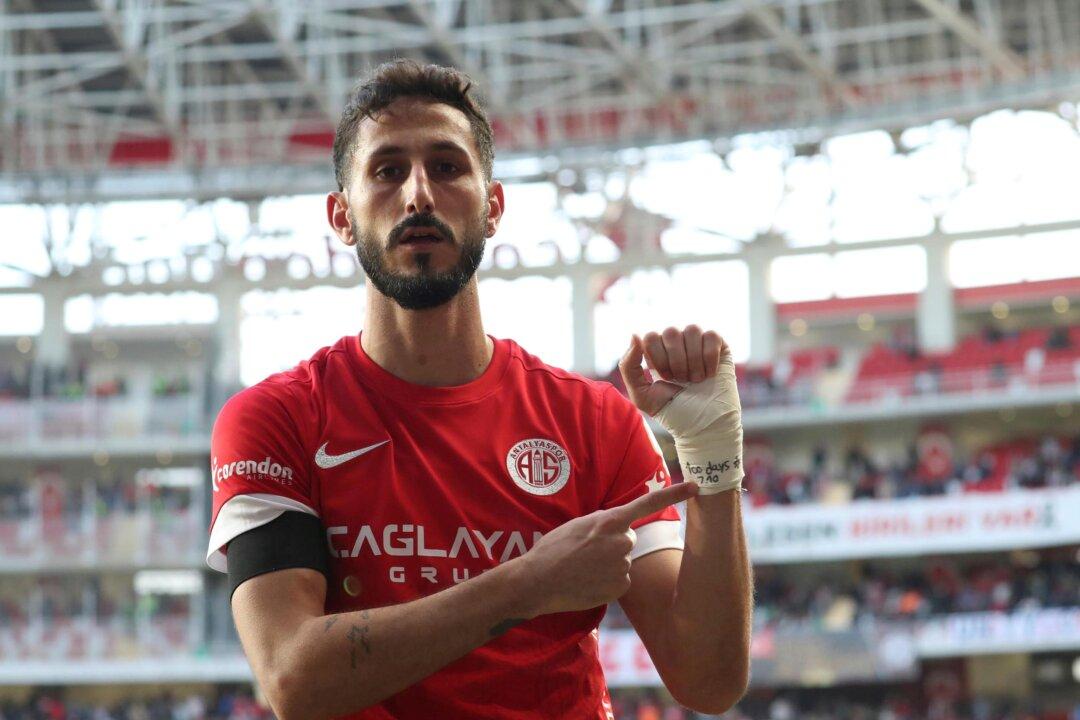 Soccer Player Returns to Warm Welcome in Israel Following Detention in Turkey