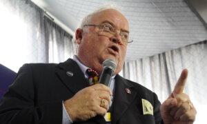 Former Rep. Long Stumps for Trump in Final Hours Before Iowa Caucus