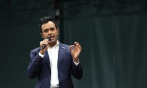 Vivek Ramaswamy Drops Out of Presidential Race, Endorses Trump